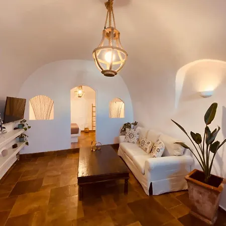 Esmi Cave Villa