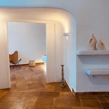 Villa Esmi Cave